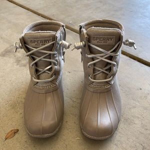 Sperry Saltwater Duck Boot Size 5M Sparkle Dove Worn Twice Only